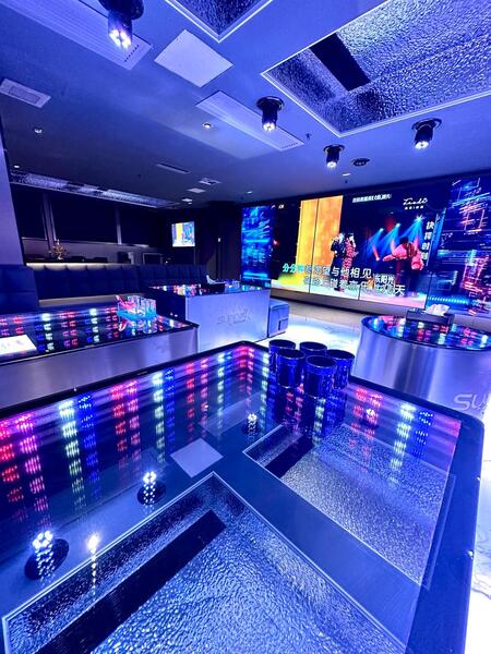 sugarK 為你們提供宴會套餐,不同的中菜及西餐食品款式供你選擇,享受完美食後仲有高質的音響比你有一個難忘的唱K體驗